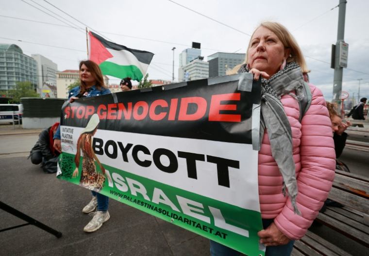 Des manifestants propalestiniens à Vienne, en Autriche, le 12 mai 2026. ( AFP / Radek MICA )