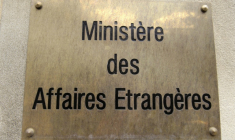 La France a entamé des discussions avec les talibans pour "faciliter" l'expulsion vers l'Afghanistan de ressortissants afghans en situation irrégulière ( AFP / STEPHANE DE SAKUTIN )