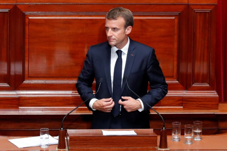 Le président français Emmanuel Macron à Versailles près de Paris