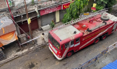 Inde: les pompiers sur les lieux après un incendie meurtrier d'un hôtel de Calcutta