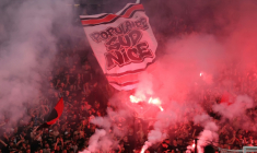 Des supporters de l'OGC Nice lors du match de finale de Coupe de france contre Lens, le 22 mai 2026 au stade de France à Saint-Denis ( AFP / FRANCK FIFE )