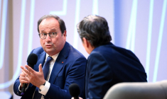 François Hollande à Paris, le 22 septembre 2022. ( AFP / FRANCK FIFE )