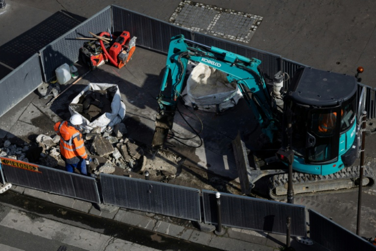 Dans un secteur où le "risque d'accidents et de maladies professionnelles est élevé", les expositions au bruit et aux poussières de silice notamment "restent particulièrement préoccupantes", alerte SpF ( AFP / JOEL SAGET )