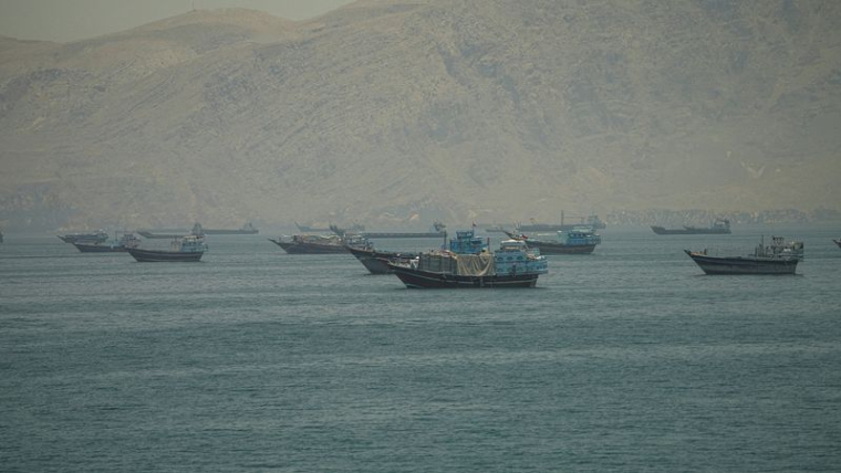 Navires au mouillage dans le détroit d'Ormuz