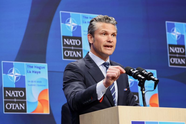 Le secrétaire américain à la Défense Pete Hegseth