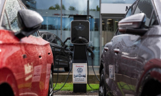 Borne de recharge électrique de voitures à Oslo ( AFP / JONATHAN NACKSTRAND )