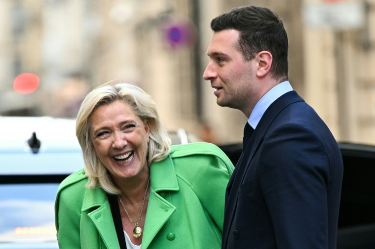 La président du groupe parlementaire RN Marine Le Pen et le président du parti Jordan Bardella à Paris le 11 mars 2026 ( AFP / Bertrand GUAY )