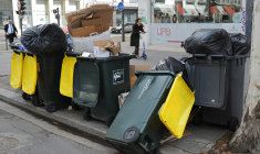 ( AFP / PHILIPPE DESMAZES )