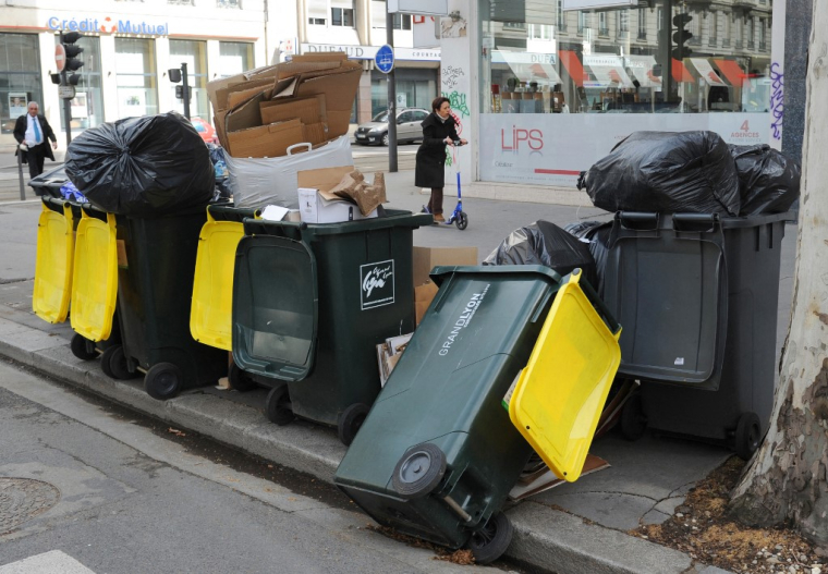 ( AFP / PHILIPPE DESMAZES )