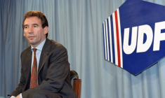 François Bayrou à Paris, le 22 septembre 1992. ( AFP / VINCENT AMALVY )