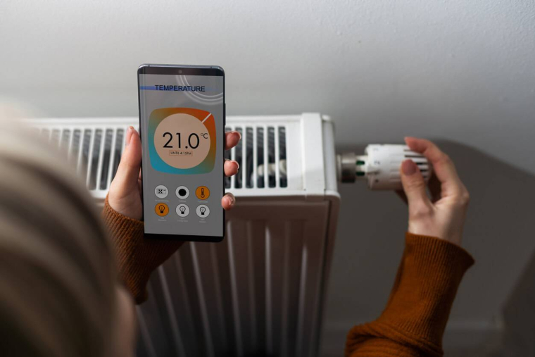 L'aide financière à l'installation d'un thermostat connecté supprimée / iStock.com - Sinenkiy