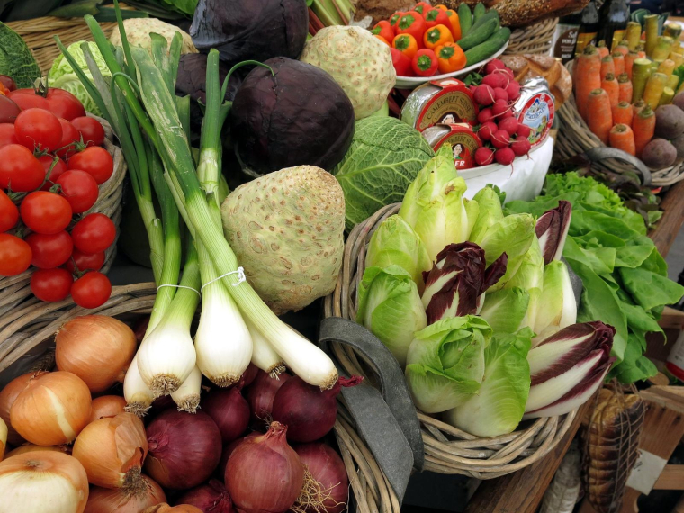 Manger des fruits et légumes de saison est bon pour votre santé et pour votre portefeuille.  (illustration) (b1-foto / Pixabay)