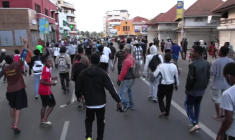 Scènes de liesse à Madagascar après le ralliement de soldats aux manifestants