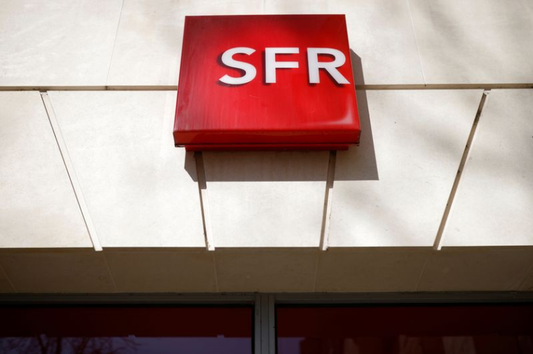 Le logo de l'opérateur de télécommunications français SFR
