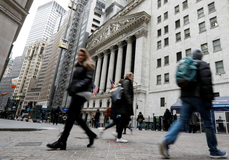 LA BOURSE DE NEW YORK OUVRE EN HAUSSE