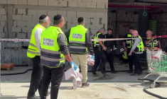 Un mort après une salve de missiles iraniens sur le centre d'Israël