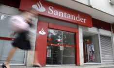 SANTANDER VISE DES ÉCONOMIES DE COÛTS DE 1,2 MILLIARD D'EUROS PAR AN À MOYEN TERME