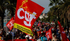 Des membres du syndicat CGT pendant une manifestation à Nice