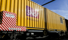 Wagon à désherber les voies, de SNCF réseau, à Bordeaux (Gironde) le 24 octobre 2022. ( AFP / Thibaud MORITZ )
