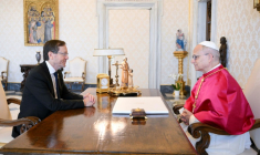 Cette photo fournie par le Vatican montre le pape Léon XIV lors d'une audience privée avec le président israélien Isaac Herzog au Vatican le 4 septembre 2025 ( VATICAN MEDIA / Handout )