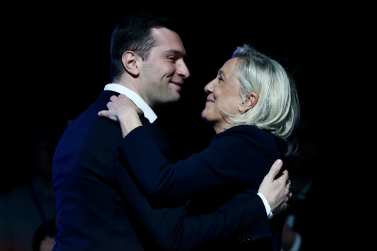 Jordan Bardella et Marine Le Pen à Châlons-en-Champagne le 18 mars 2026 ( AFP / Sameer AL-DOUMY )