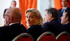 Le président du parti d'extrême droite français RN, Bardella, adresse ses vœux de nouvelle année à la presse à Paris