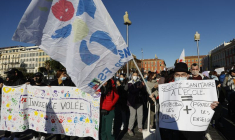 FRANCE: PUISSANTE MOBILISATION DANS LES ÉCOLES EN GRÈVE