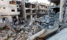 Conséquences d'une frappe israélienne dans le centre de la bande de Gaza