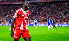 Le Bayern de l'énorme Kane bat les champions du monde