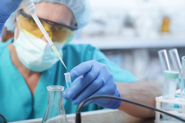 Abivax reste certes suspendu à la signature d'un accord de licence pour ABX464 et demeure dans une situation financière précaire, avec huit mois d'autonomie financière environ.(Crédits photo : Adobe Stock -  )