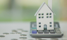 Immobilier : 3 questions pour choisir entre acheter et louer / iStock.com - FatCamera