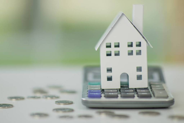 Immobilier : 3 questions pour choisir entre acheter et louer / iStock.com - FatCamera