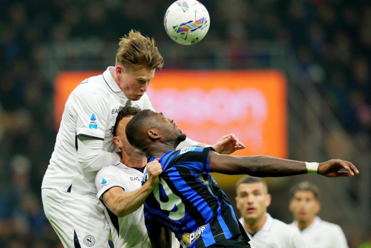 Naples résiste à l’Inter et garde sa première place