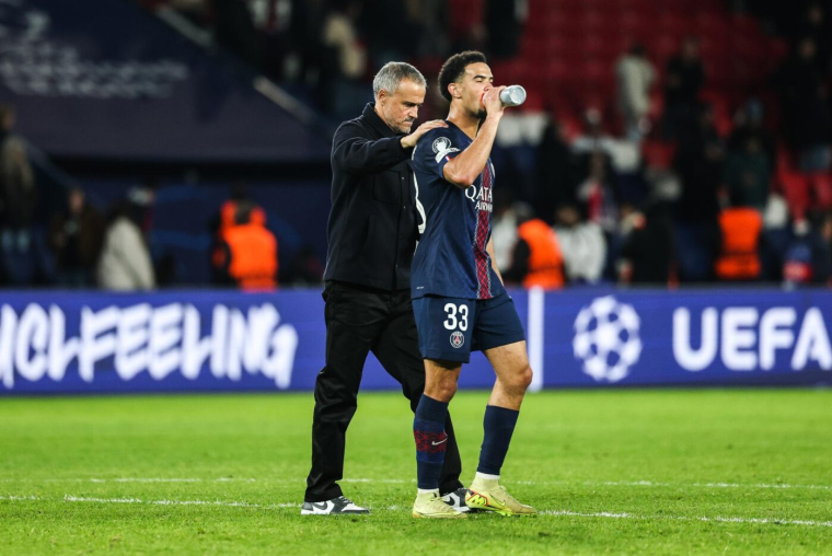 Luis Enrique tendre avec un de ses joueurs