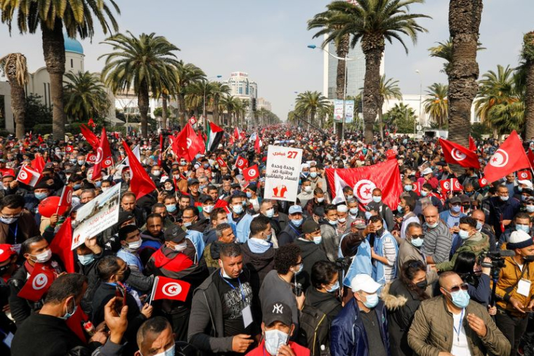 TUNISIE: IMPORTANTE MANIFESTATION À L'APPEL DU PARTI ENNAHDA