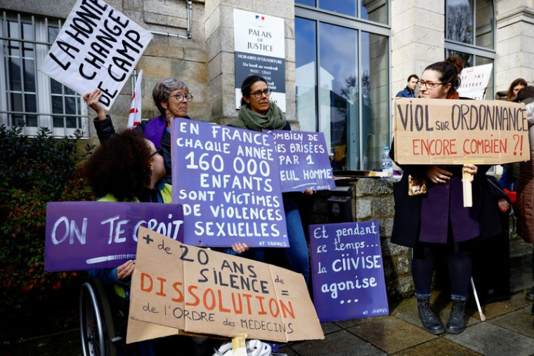 Procès de l'ex-chirurgien Joël Le Scouarnec au palais de justice de Vannes