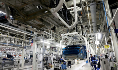 Ligne de production à l'usine Stellantis de Sochaux, dans le Doubs, le 3 octobre 2024. ( AFP / FREDERICK FLORIN )