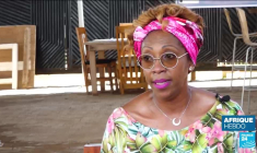 Le photographe Hassan Hajjaj capture la fraîcheur pop du Maroc et se joue des clichés