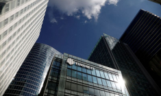 La bourse Euronext dans le quartier d'affaires de La Défense à Paris