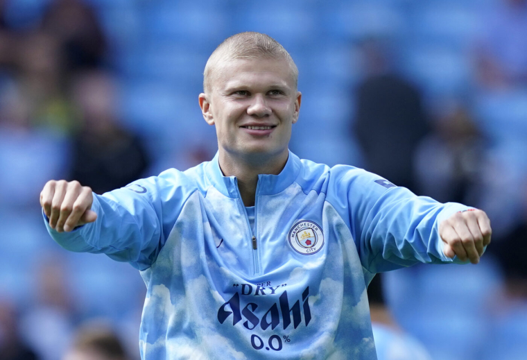 « T'as perdu un pari ou quoi ? » : la nouvelle coupe de cheveux d'Erling Haaland fait jaser
