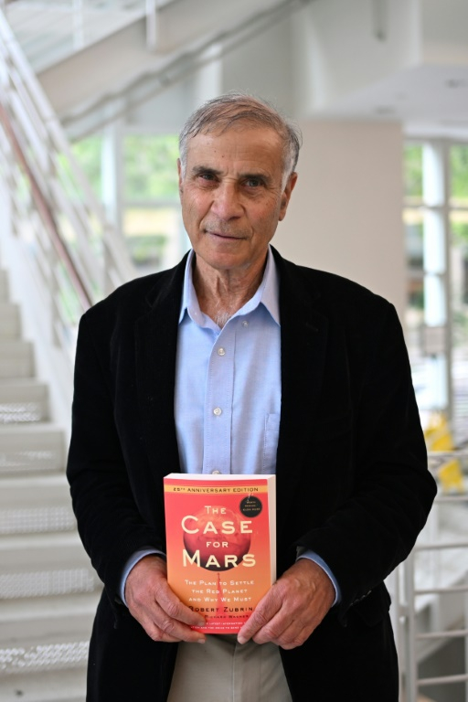Le chercheur américain Robert Zubrin, président de la Mars Society, lors sur Sommet sur Mars et la Lune le 28 mai 2025 à Washington DC  ( AFP / ALEX WROBLEWSKI )