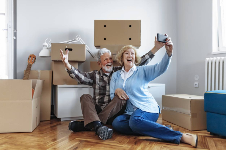 La retraite est l’occasion de déménager pour 12 % des concernés / iStock-PixelsEffect