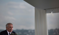 Le Premier ministre français François Bayrou prononce un discours à Brest, dans l'ouest de la France, le 10 mai 2025 ( AFP / Fred TANNEAU )
