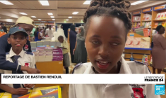 Kenya : la plus grande librairie flottante au monde accoste à Mombasa