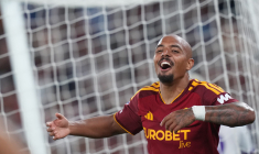 Le duo Malen-Dybala porte la Roma