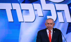 Le Premier ministre israélien Benjamin Netanyahu s'adresse à ses partisans lors d'une soirée électorale après l'annonce des premiers sondages à la sortie des urnes, le 28 octobre 2026 à Jérusalem ( AFP / Jewel SAMAD )