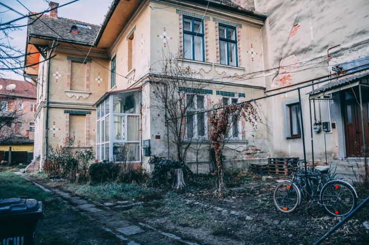 (Crédits photo : Unsplash - Sinziana Susa )