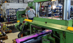 ZONE EURO: LA PRODUCTION MANUFACTURIÈRE RECULE