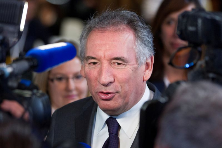 FRANÇOIS BAYROU PROPOSE UNE "BANQUE" DE PARRAINAGES POUR LA PRÉSIDENTIELLE