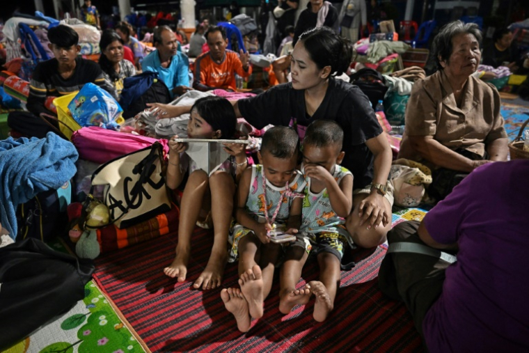 Un centre pour personnes évacuées dans la province thaïlandaise de Si Sa Ket, le 26 juillet 2025 ( AFP / Lillian SUWANRUMPHA )